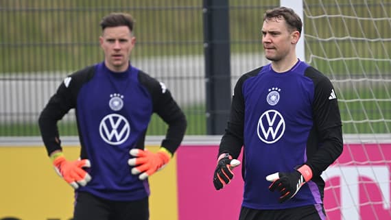 Puma teamTARGET Long Sleeve Goalkeeper Jersey