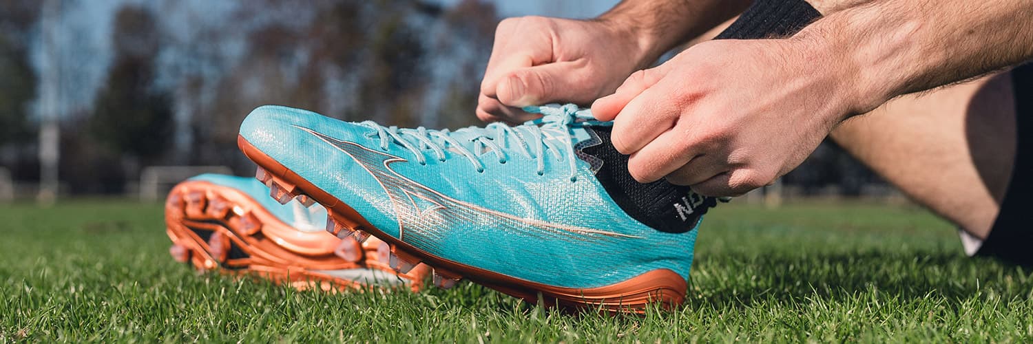 Mizuno Alpha Japan Cleats First Look | SOCCER.com