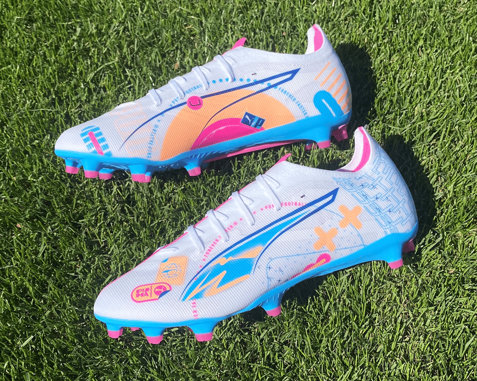 素晴らしい PUMA Ultra Review Cleat Soccer FG/AG Match 5 シューズ