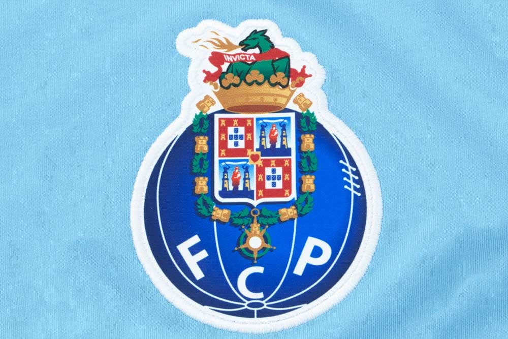 The club crest on the 2017-18 New Balance FC Porto Third Jersey
