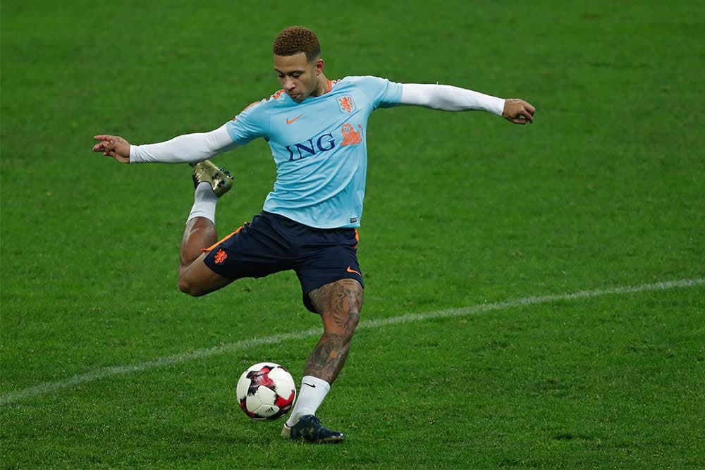 Under Armour Drops Memphis Depay Spotlight