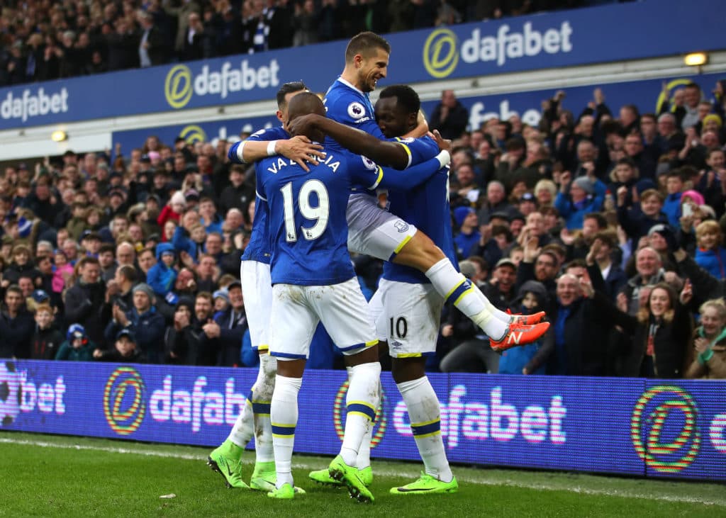 LIVERPOOL, ENGLAND - FEBRUARY 25: Romelu Lukaku of Everton (R) celebrates scoring his sides second goal with his Everton team mates during the Premier League match between Everton and Sunderland at Goodison Park on February 25, 2017 in Liverpool, England. (Photo by Clive Brunskill/Getty Images)