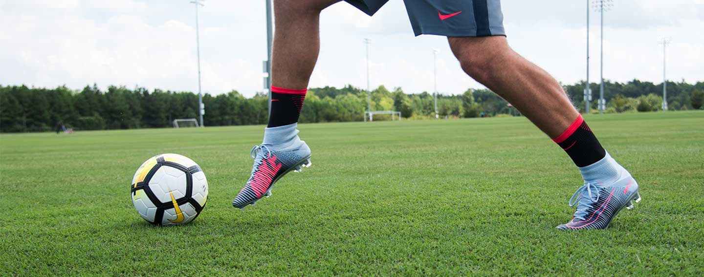 NIKE MEN'S MAGISTAX PROXIMO STREET TF (BLACK