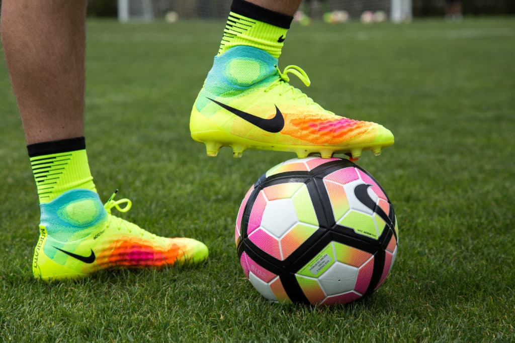 Nike Magista Obra III Anti Clog Soft Ground Pro Football Boots