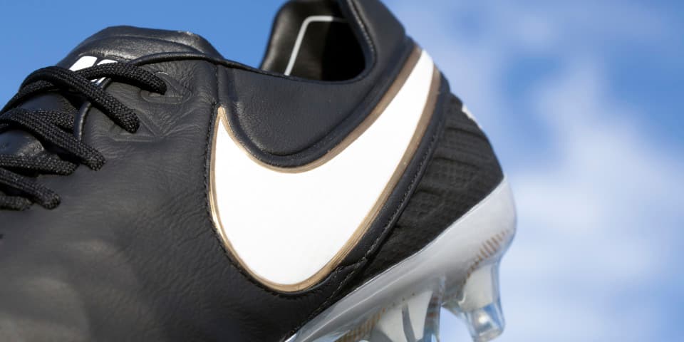 nike tiempo metal studs