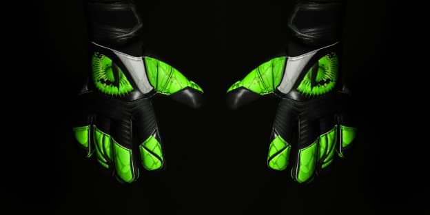 Adidas_Beast_Gloves_Green_OnBlack_PR_01-2
