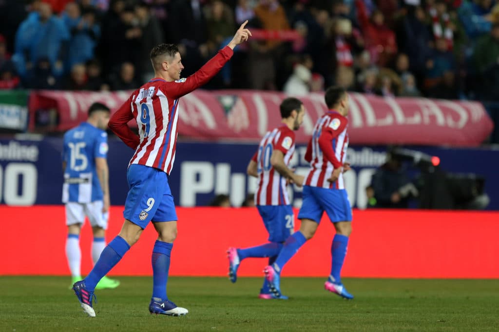 Atletico Madrid's forward Fernando Torres celebrates a goal during the Spanish league football match Club Atletico de Madrid vs Club Deportivo Leganes SAD at the Vicente Calderon stadium in Madrid on February 4, 2017. / AFP / CESAR MANSO (Photo credit should read CESAR MANSO/AFP/Getty Images)