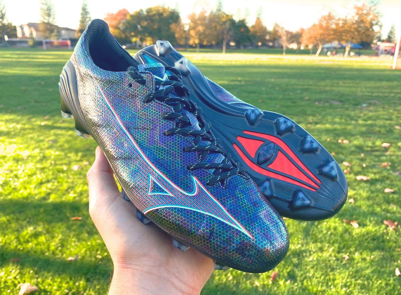 Mizuno Alpha Japan FG Pro Soccer Cleat Review | SOCCER.COM