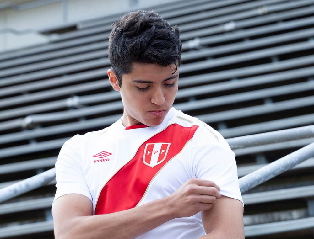 2018 Umbro Peru home jersey