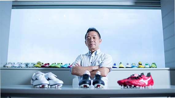 Mizuno Morelia II Japan Soccer Cleat - Black/White/Red