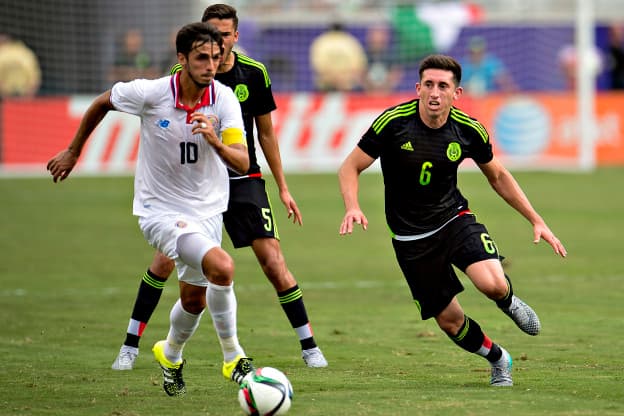 Action photo during the friendly match of preparation Mexico vs Costa Rica, before to start 2015 CONCACAF Gold Cup at Citrus Bowl stadium in Orlando Florida, in the photo: (l)-( r), Bryan Ruiz of Costa Rica, Diego Reyes and Hector Herrera of Mexico Foto de accion durante el partido amistoso de preparacion Mexico vs Costa Rica, previo al inicio de la Copa Oro de la CONCACAF 2015, en el estadio Citrus Bowl en Orlando, Florida, en la foto: (i)-(d), Bryan Ruiz de Costa Rica, Diego Reyes  y Hector Herrera de Mexico 27/06/2015/MEXSPORT/Osvaldo Aguilar.