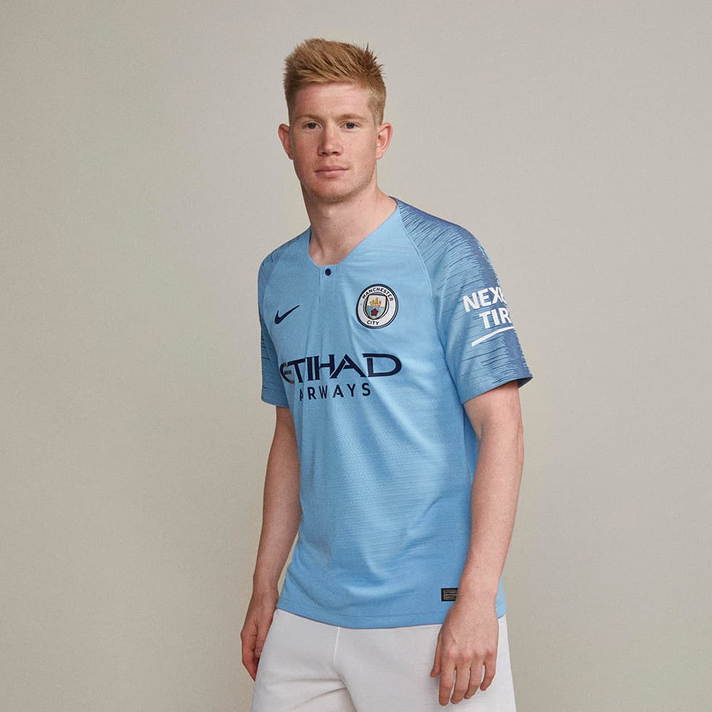 Kevin De Bruyne in the 2018-19 Manchester City Home Jersey