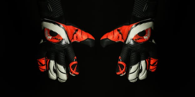 Adidas_Beast_Gloves_Red_OnBlack_PR_01-2