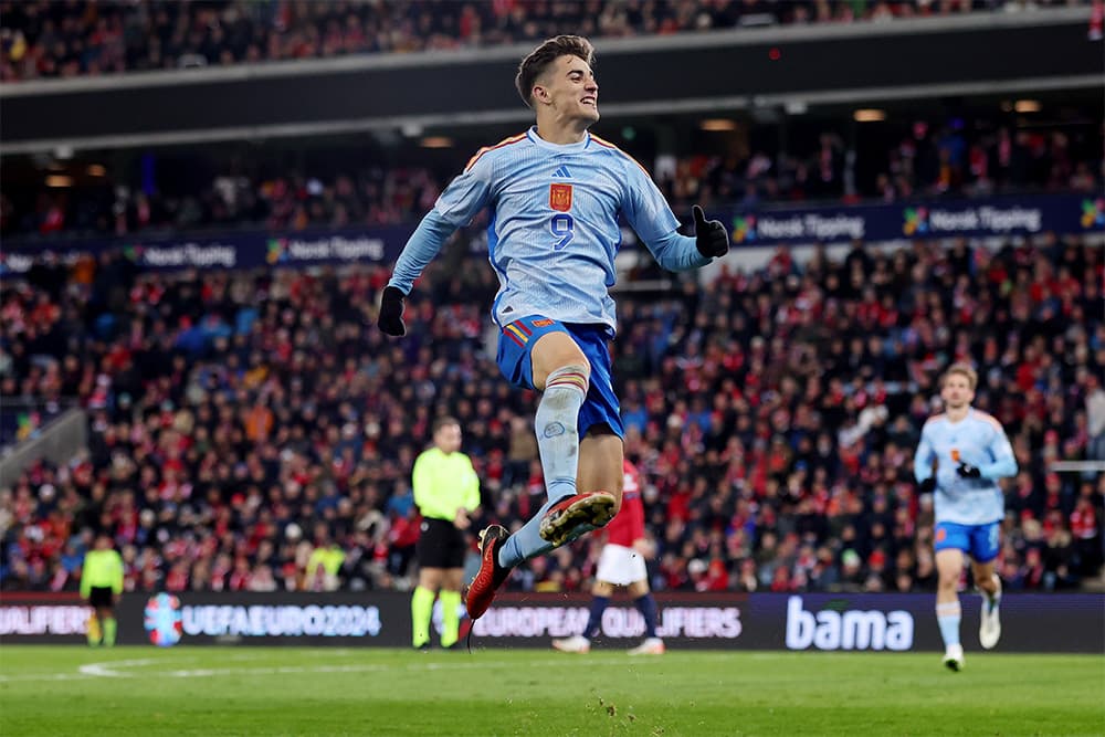 Spanish national team celebrates goal