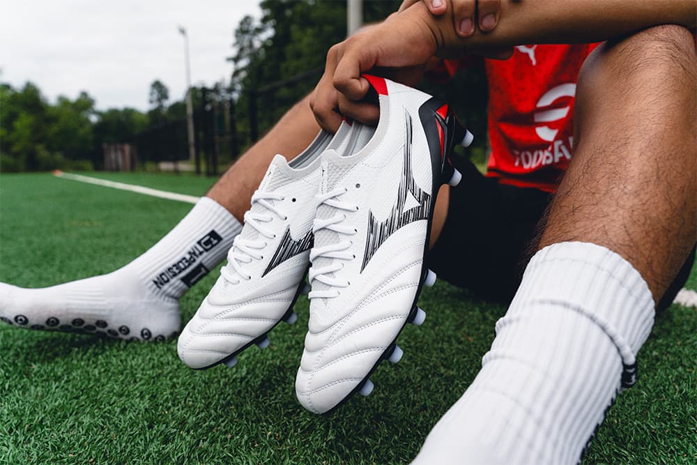 Mizuno Morelia Neo 4 Beta Made in Japan Tech Review | Soccer.com 